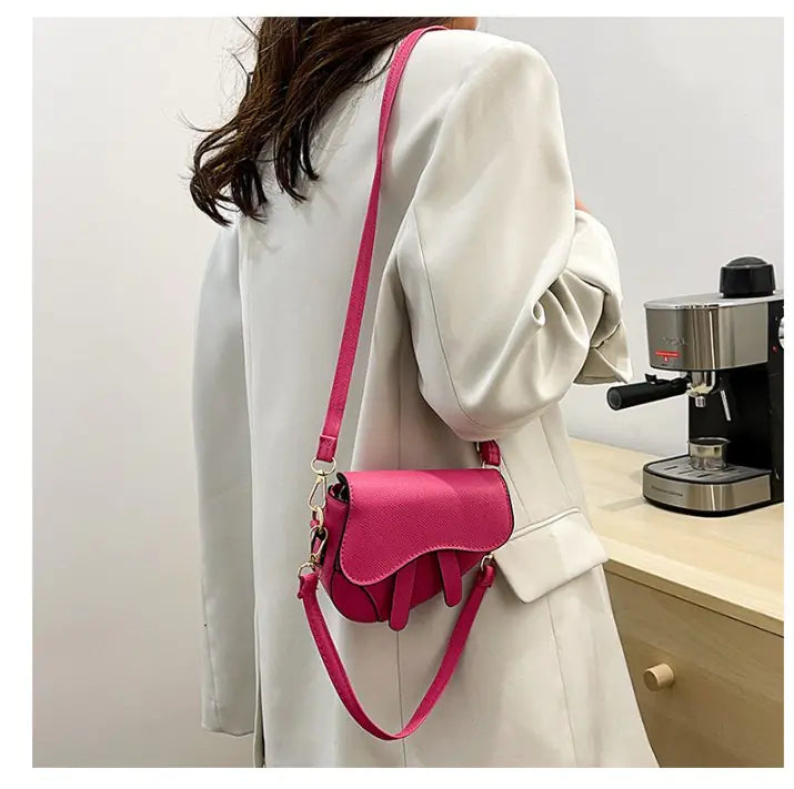 Versatile Women's Saddle Shoulder Bag - Kangaroo Style
